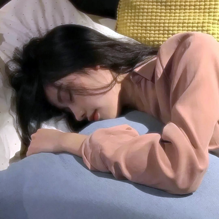 3 tư thế ngủ rất dễ hủy hoại vòng eo, ngực và ngoại hình của bạn